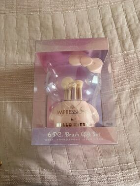 Hello Kitty Pink and Gold 6-Pc Makeup Brush Gift Set